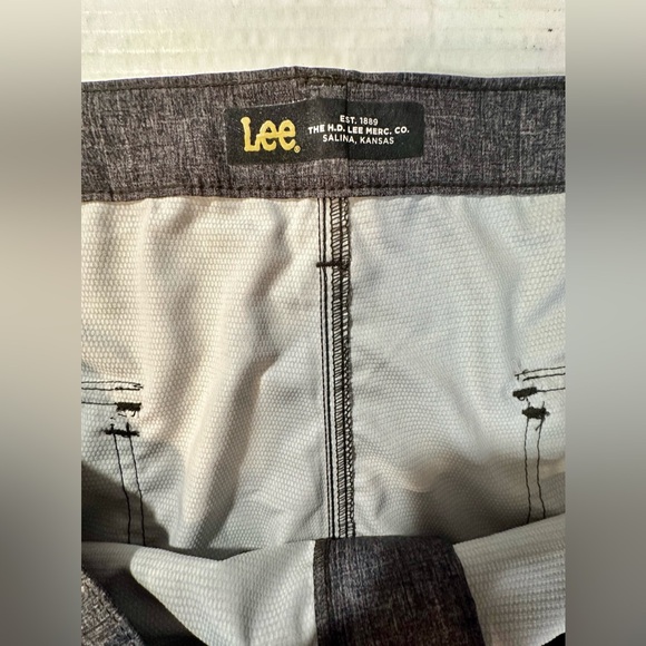 Lee Men's Big and Tall Performance Cargo Short, Grey Heathered, Size 50 Preowned - Picture 6 of 12
